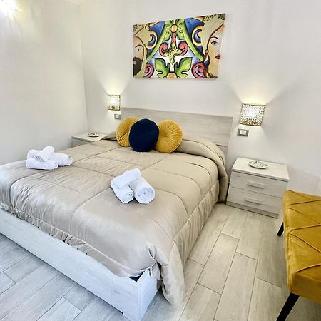 I Mori - Holiday Rooms Lascari Exterior foto